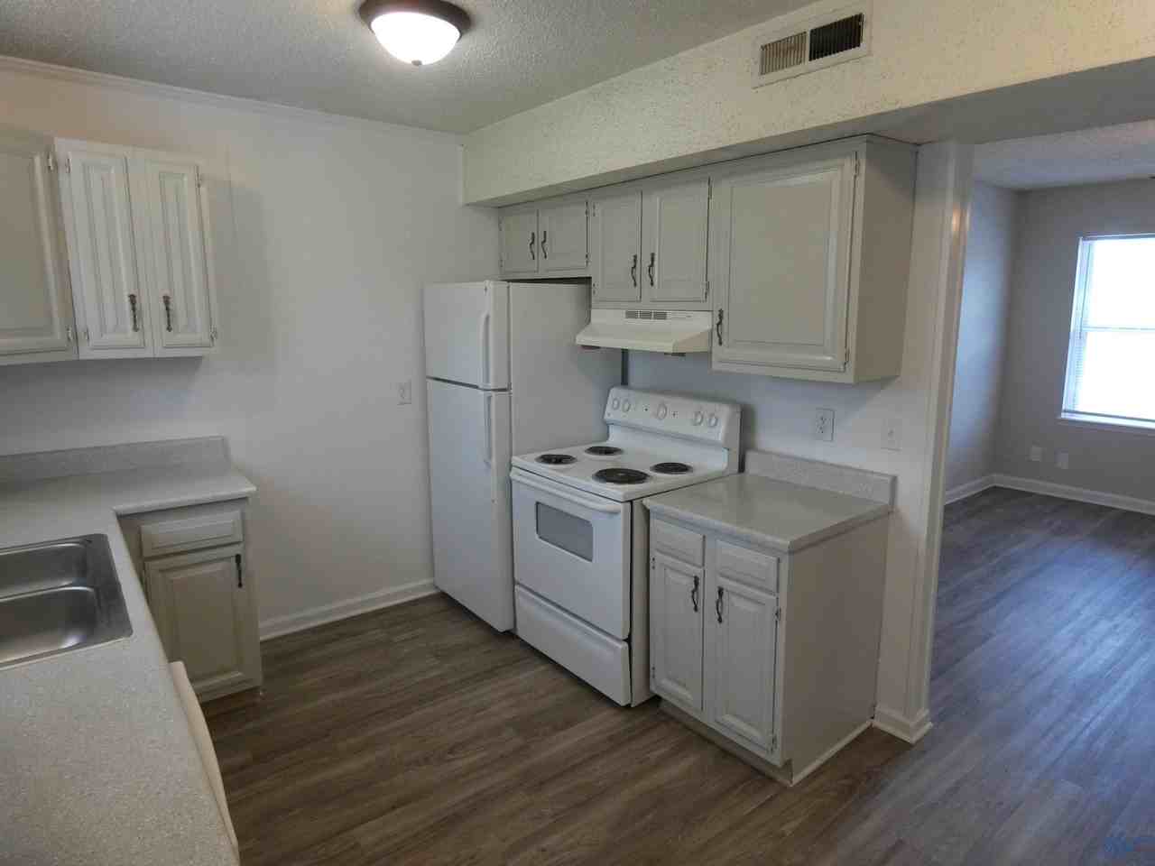 902 Palmer Dr #1 - Photo 5 of 13