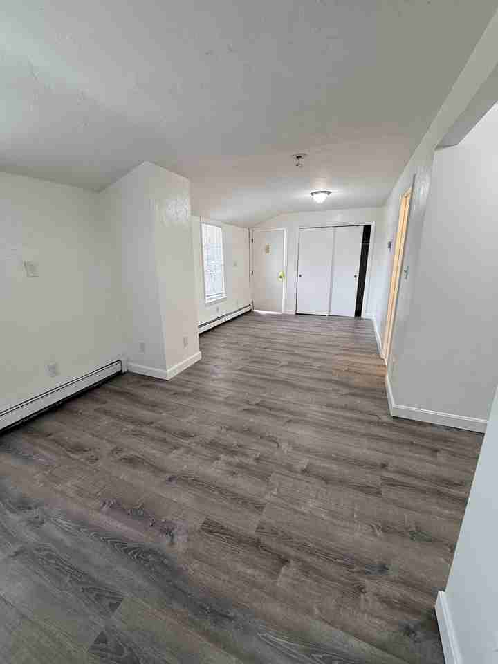 149R Adams St #R - Photo 3 of 6