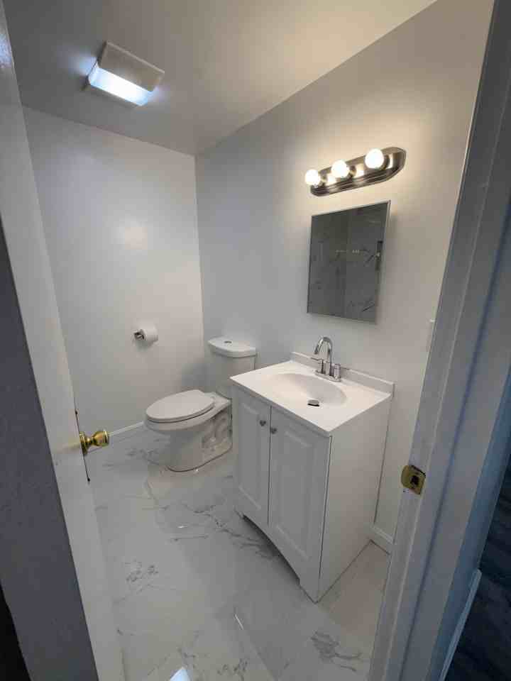 149R Adams St #R - Photo 5 of 6