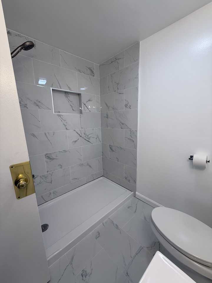 149R Adams St #R - Photo 6 of 6