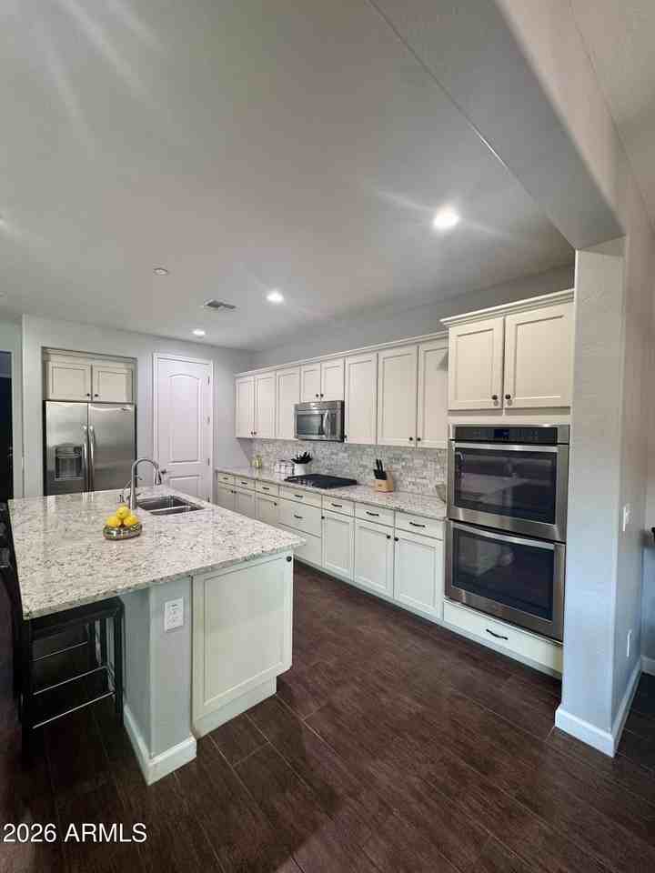 18563 N 94th St - Photo 4 of 23