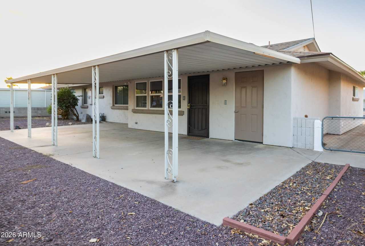 11208 N 105th Ave - Photo 2 of 5