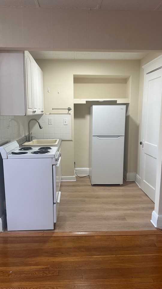 77 Main St #3 - Photo 4 of 6