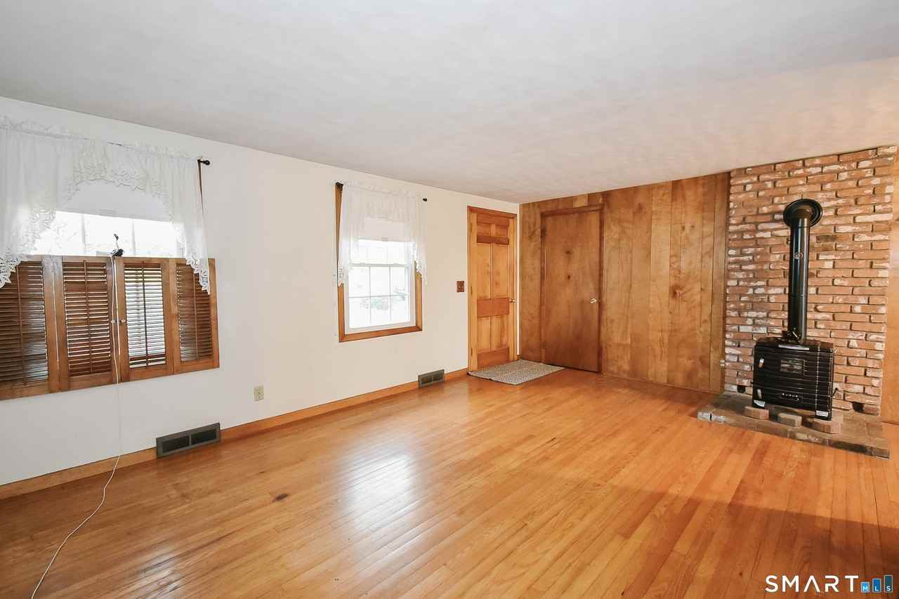 60 Wildwood Rd - Photo 7 of 21
