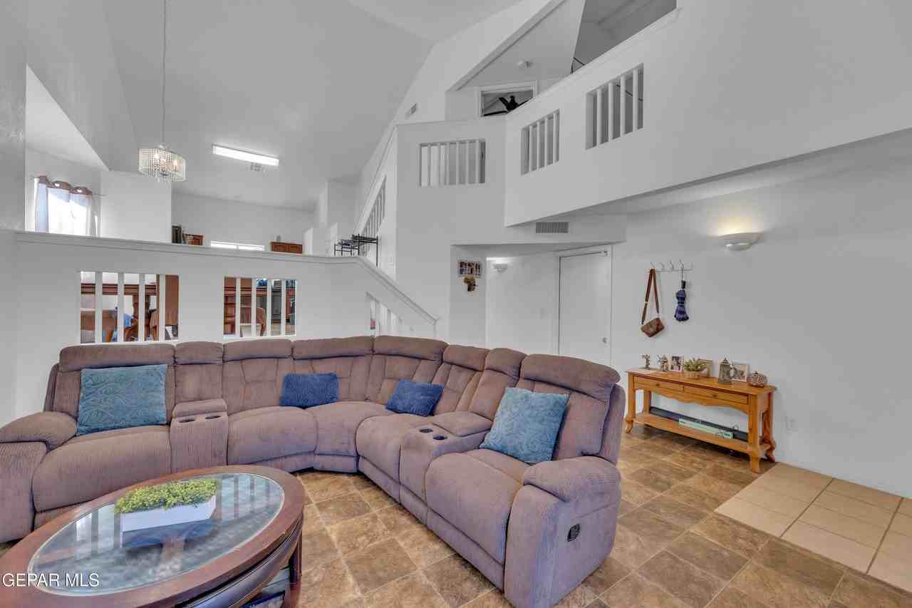 11945 Mesquite Lake Ln - Photo 5 of 25