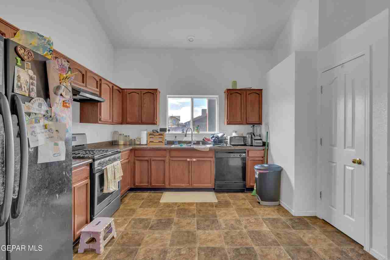 11945 Mesquite Lake Ln - Photo 6 of 25