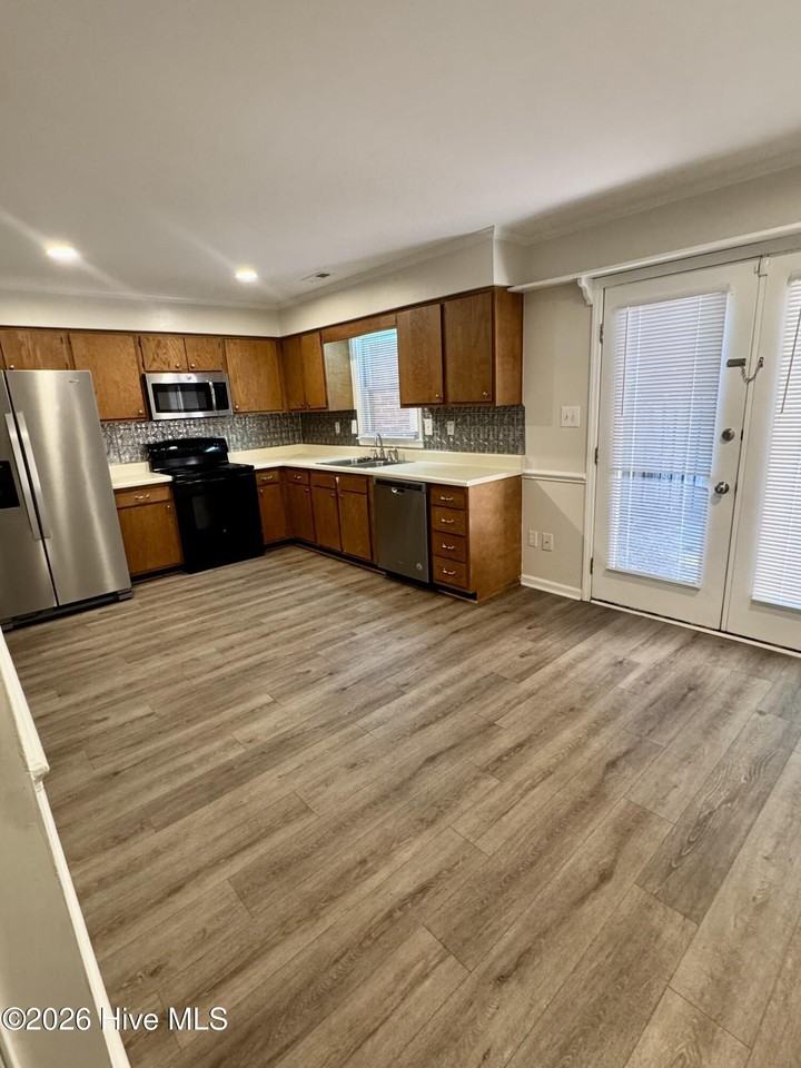 101 Laura Ln #C6 - Photo 3 of 18
