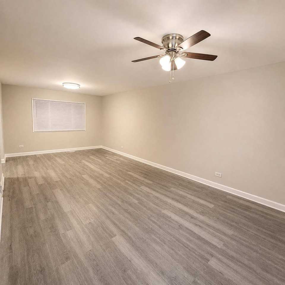 8029 West Lyons Street - Photo 5 of 23