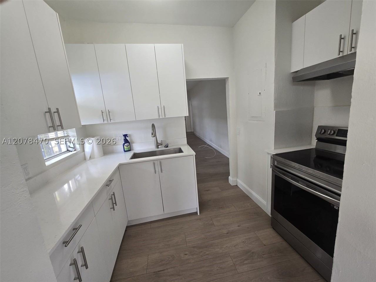 106 Nw 34th St #0 - Photo 5 of 14