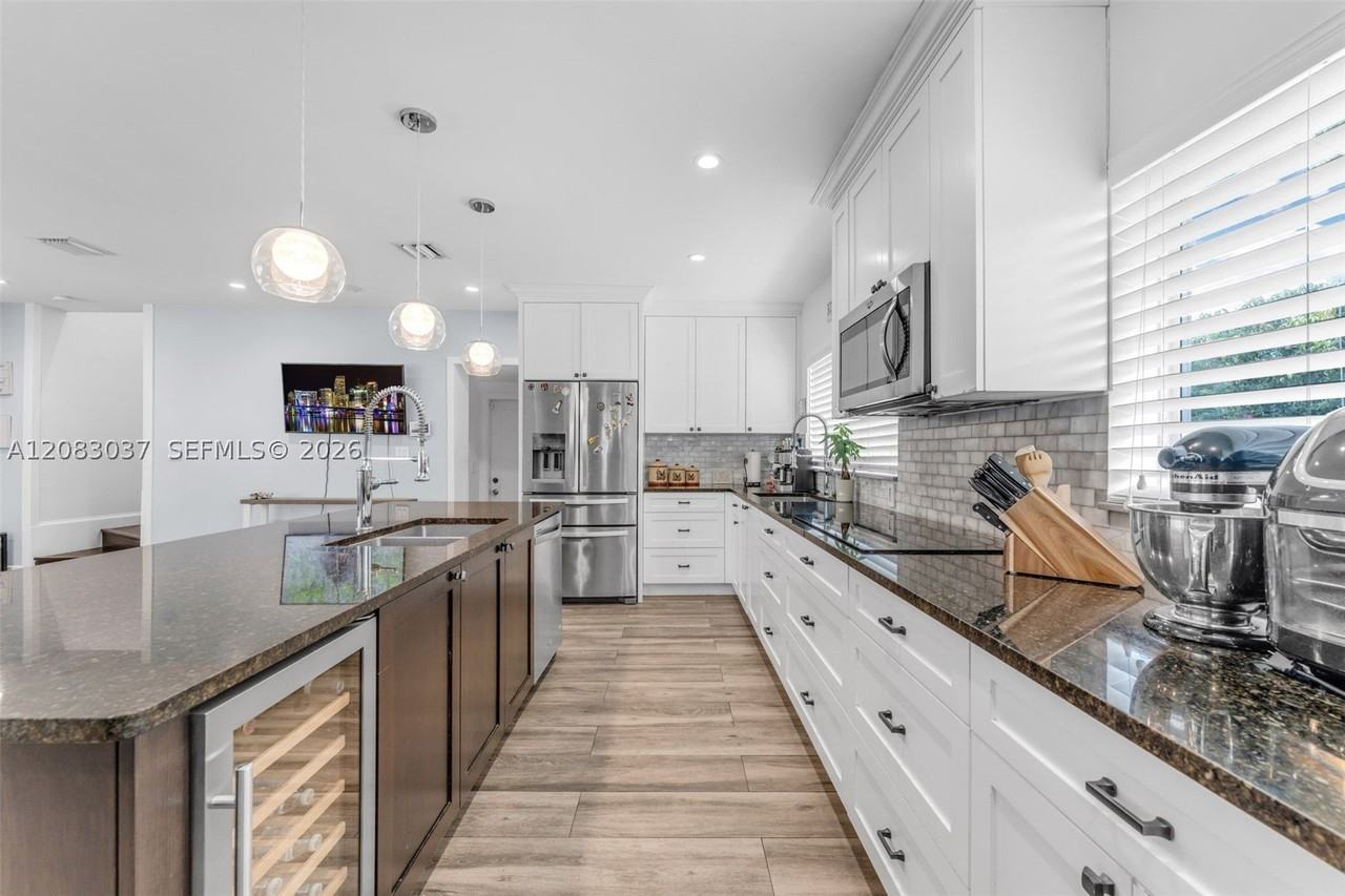 19050 Sw 144th Ave - Photo 3 of 23
