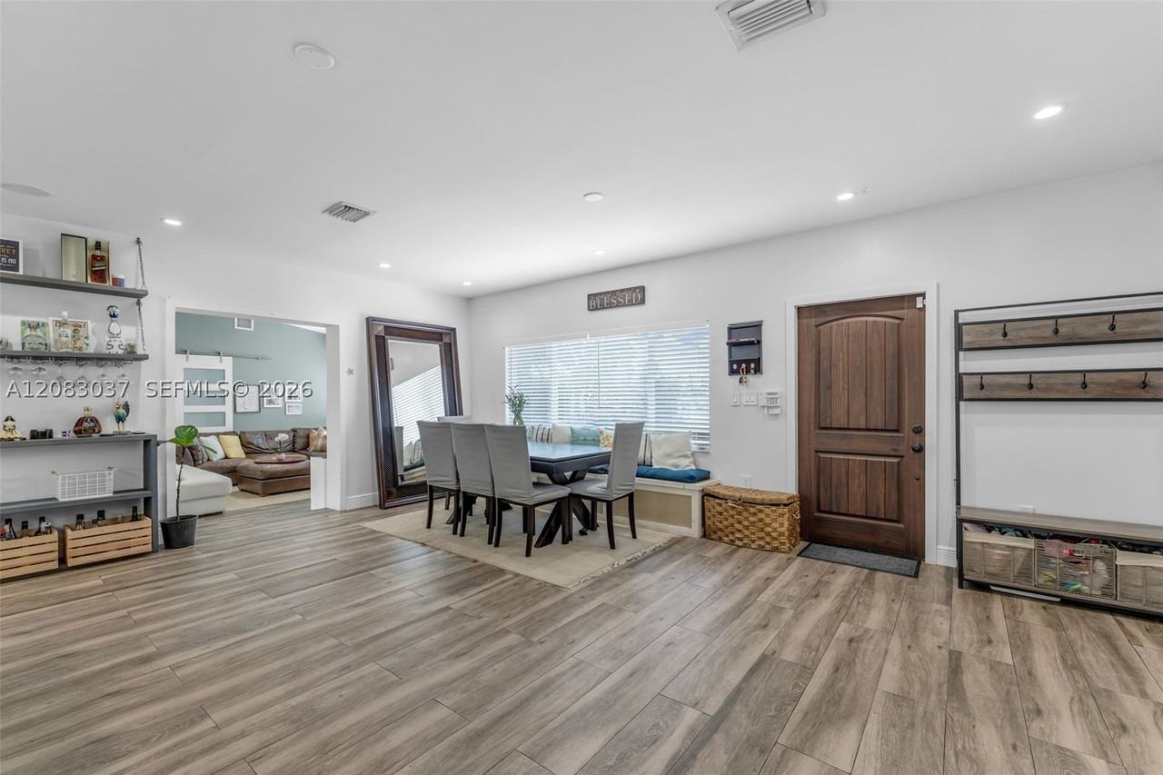 19050 Sw 144th Ave - Photo 5 of 23