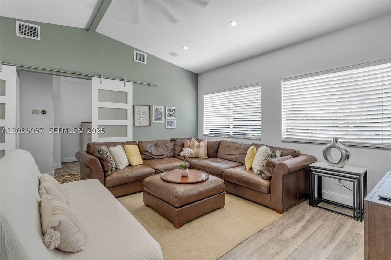 19050 Sw 144th Ave - Photo 6 of 23