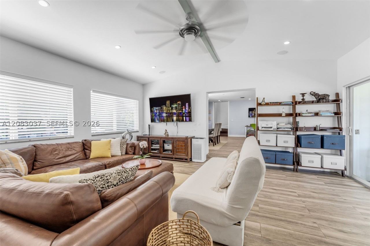 19050 Sw 144th Ave - Photo 7 of 23