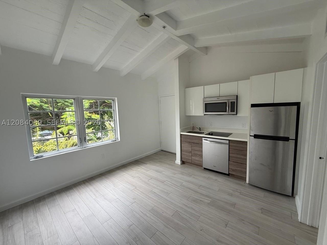1450 Meridian Ave #202 - Photo 3 of 10