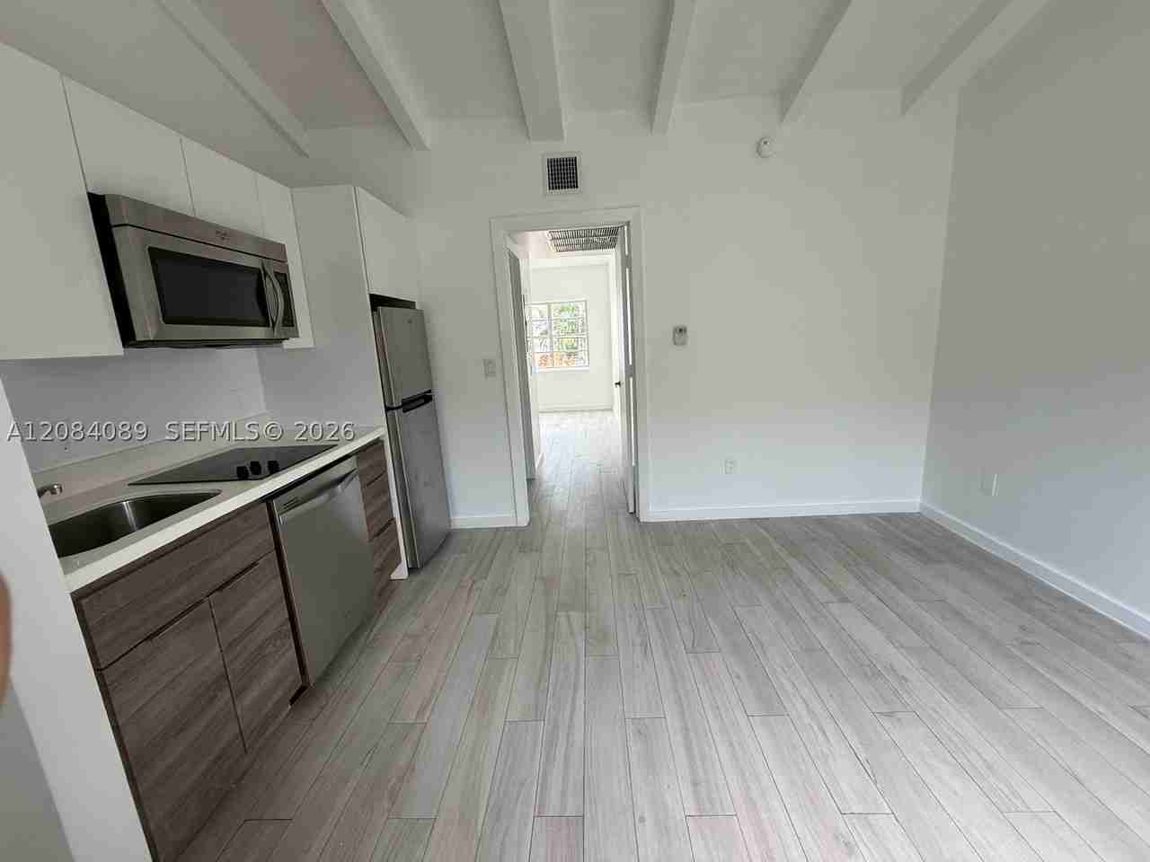 1450 Meridian Ave #202 - Photo 5 of 10