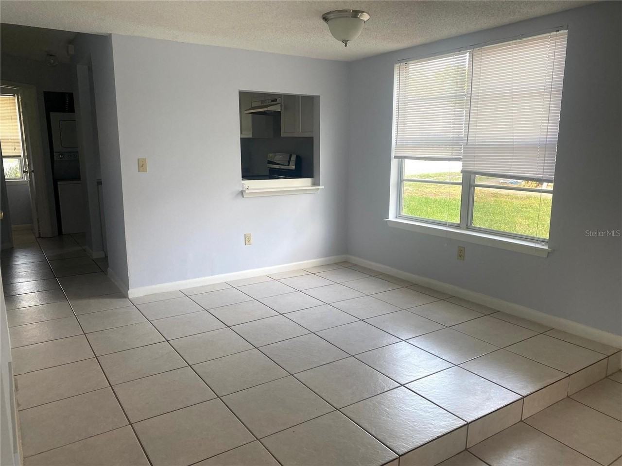12086 Mendel Dr - Photo 4 of 17