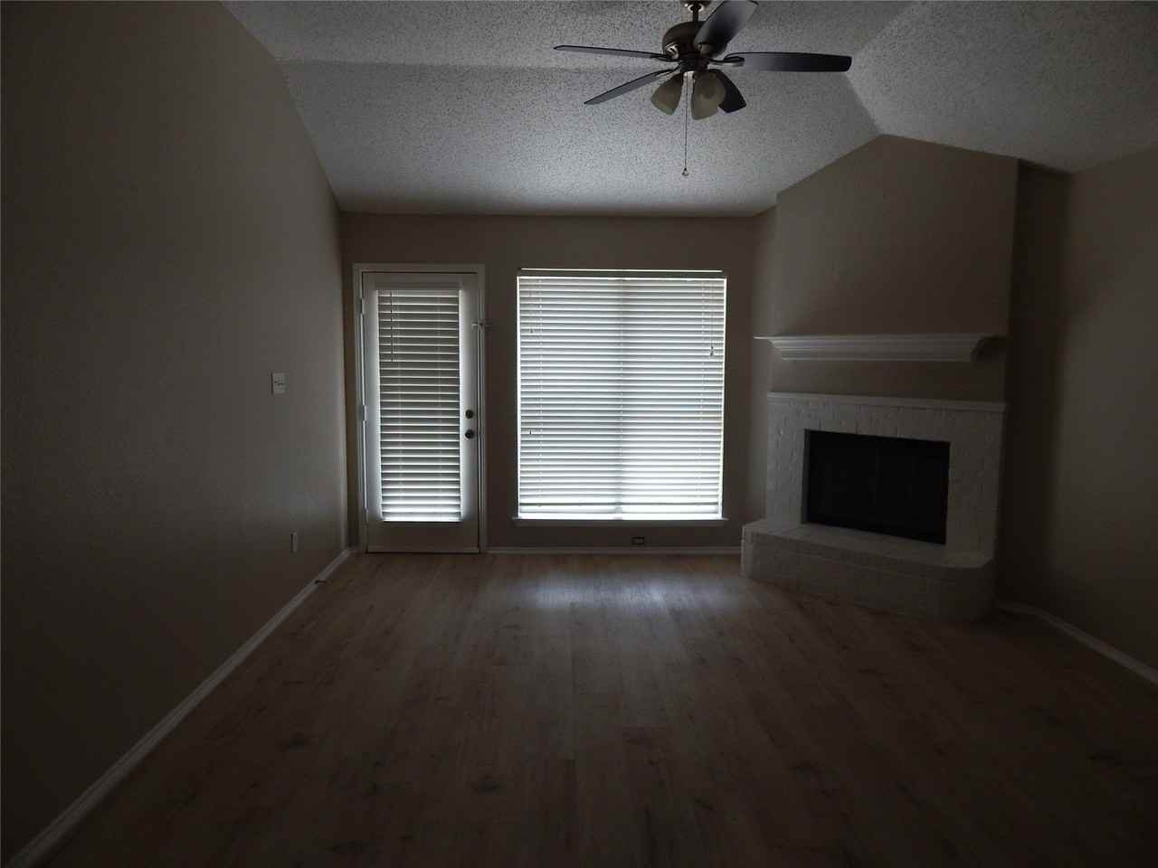 6009 Castanada Dr - Photo 5 of 19