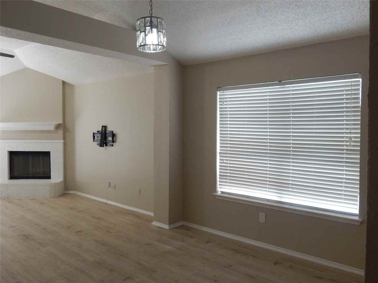 6009 Castanada Dr - Photo 6 of 19