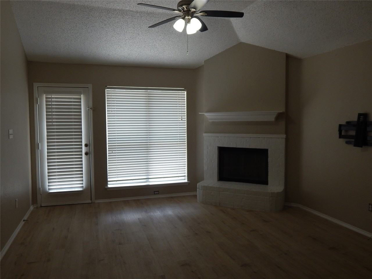 6009 Castanada Dr - Photo 7 of 19