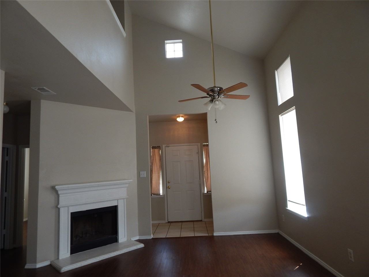 1027 Tennessee Trl - Photo 7 of 21