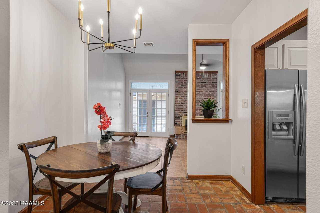 219 Cherry St - Photo 3 of 21