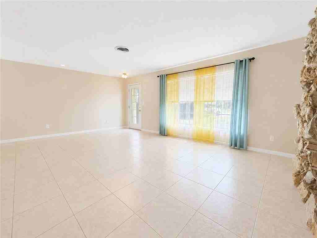 1365 29th Ave - Photo 4 of 20