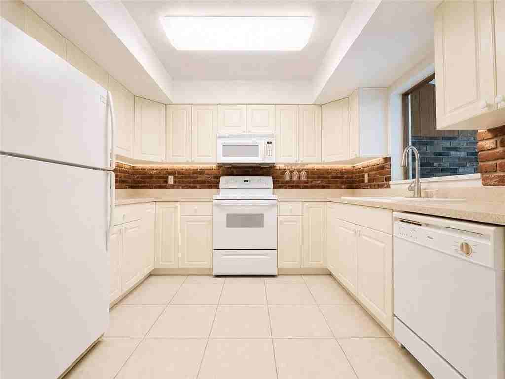 1365 29th Ave - Photo 6 of 20