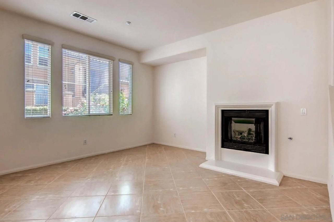 10429 Whitcomb Way #128 - Photo 2 of 12