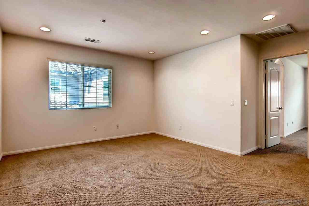 10429 Whitcomb Way #128 - Photo 7 of 12