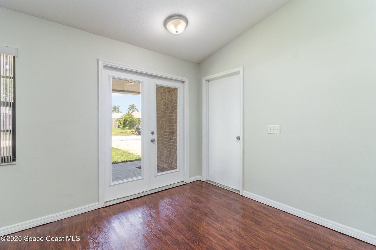 841 Raintree Ave - Photo 4 of 23