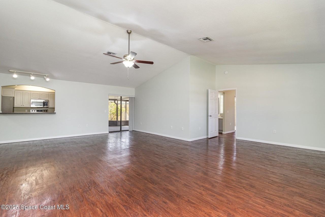 841 Raintree Ave - Photo 6 of 23