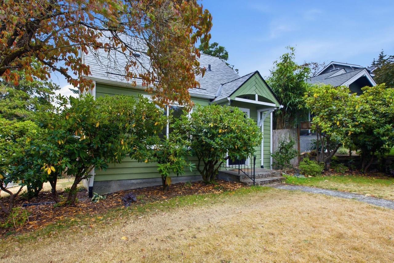 3318 S 9th St - Photo 4 of 11