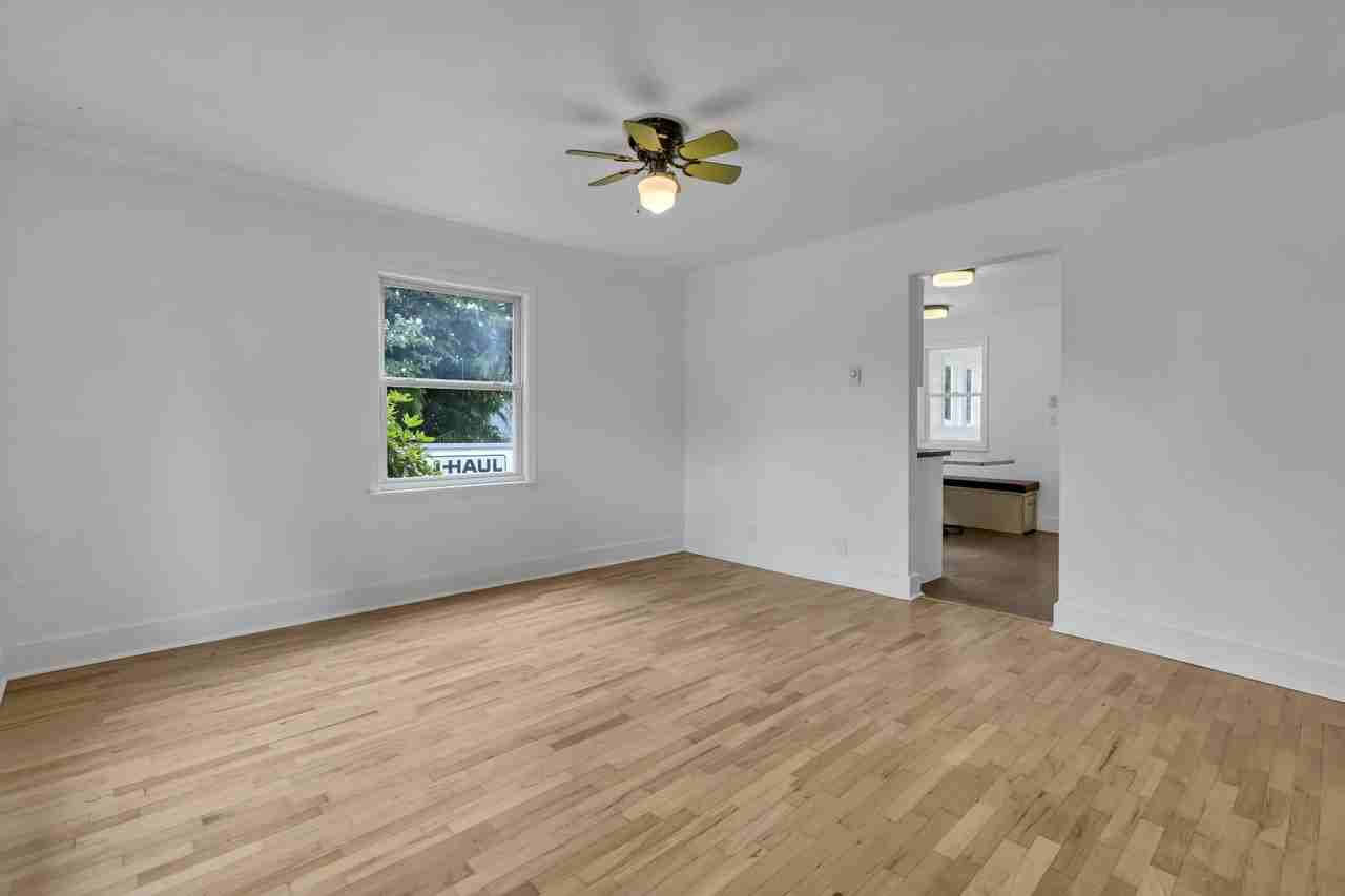 3318 S 9th St - Photo 6 of 11