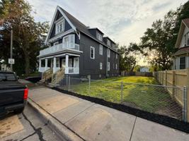 featured image of 2213 N Holton St