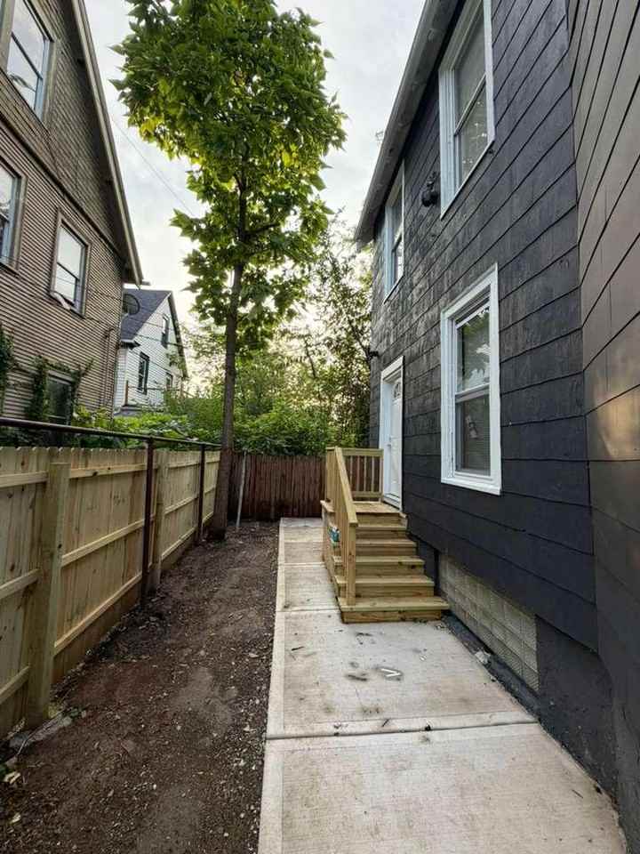 2213-2215 N Holton St - Photo 6 of 38