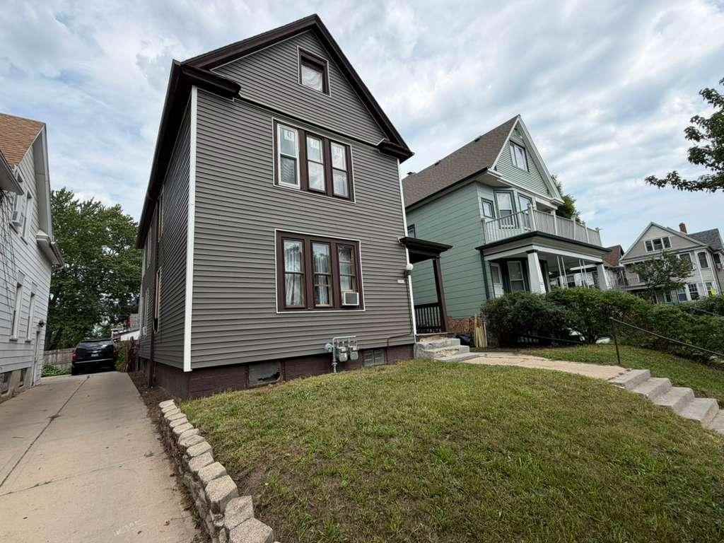 2404 W Lapham St - Photo 4 of 4