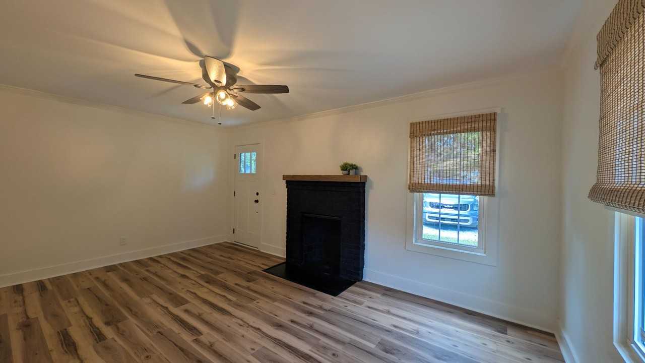 126 E Wilburn Ave - Photo 5 of 11