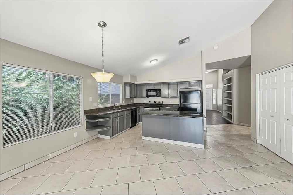 7844 W Jenan Dr #NA - Photo 4 of 7