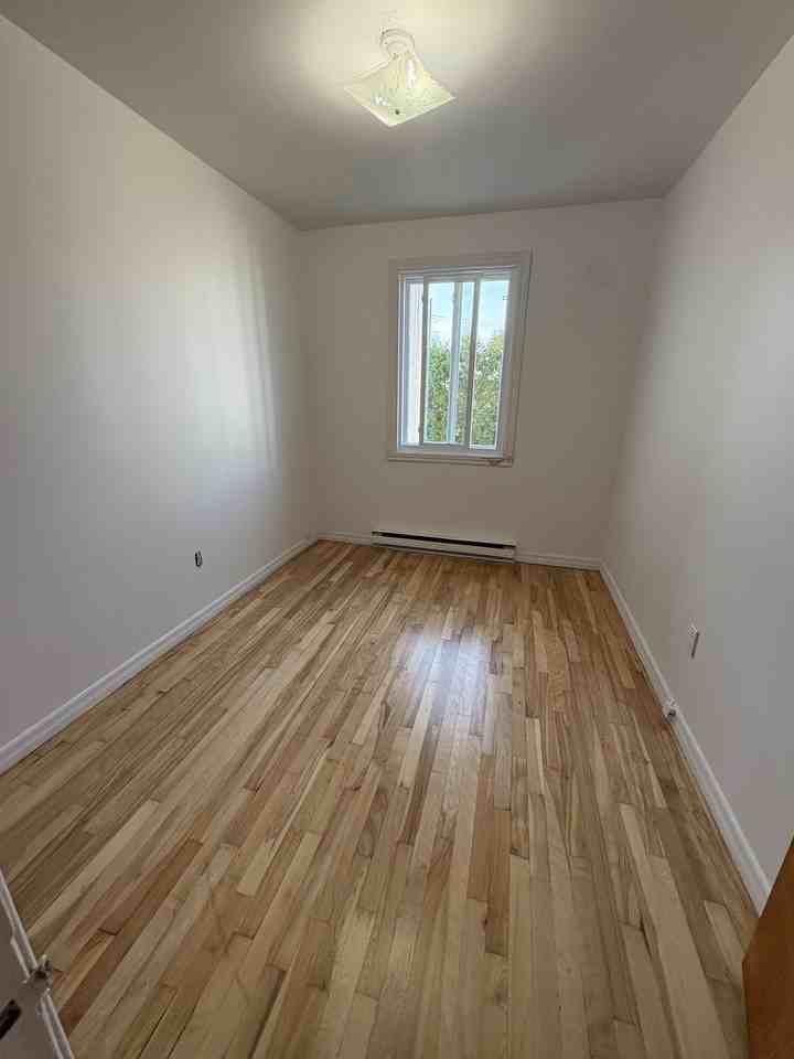3371 Rue Bressani - Photo 5 of 16