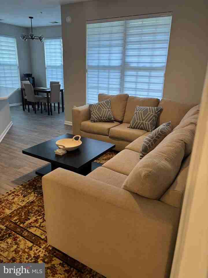 15613 Everglade Ln #G101 - Photo 5 of 32