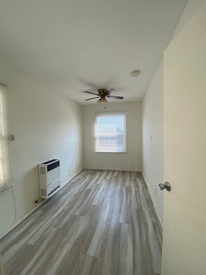 5944 Melrose Ave #4 - Photo 3 of 16
