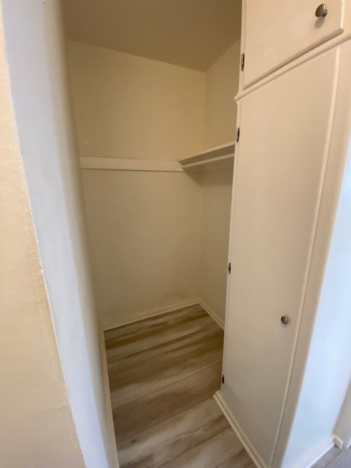 5944 Melrose Ave #4 - Photo 5 of 16