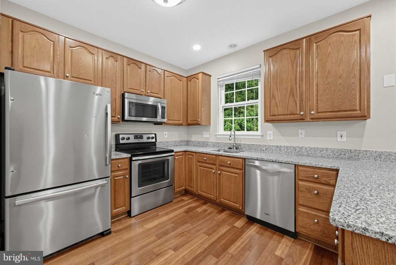 21588 Bankbarn Ter - Photo 7 of 36