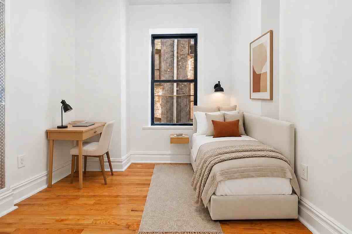 160 Waverly Pl #7 - Photo 4 of 5