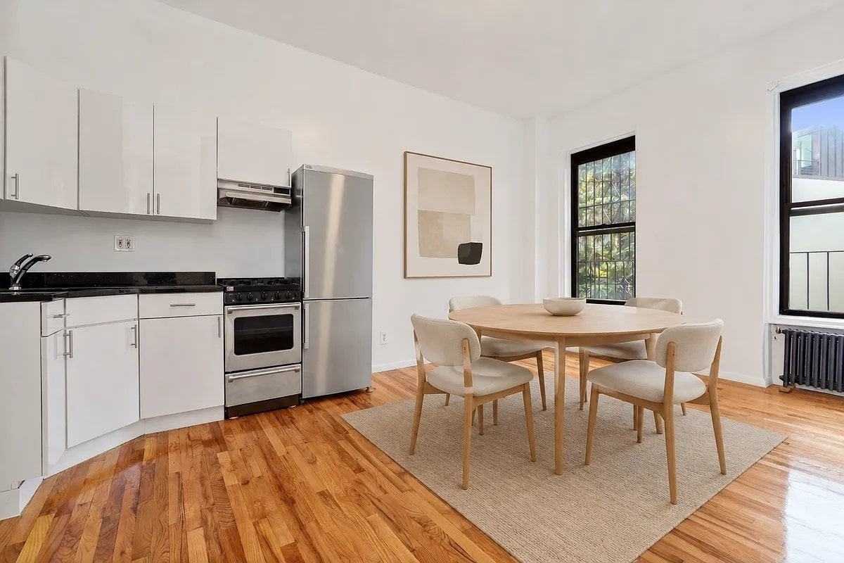 90 Bank St #5E - Photo 2 of 5