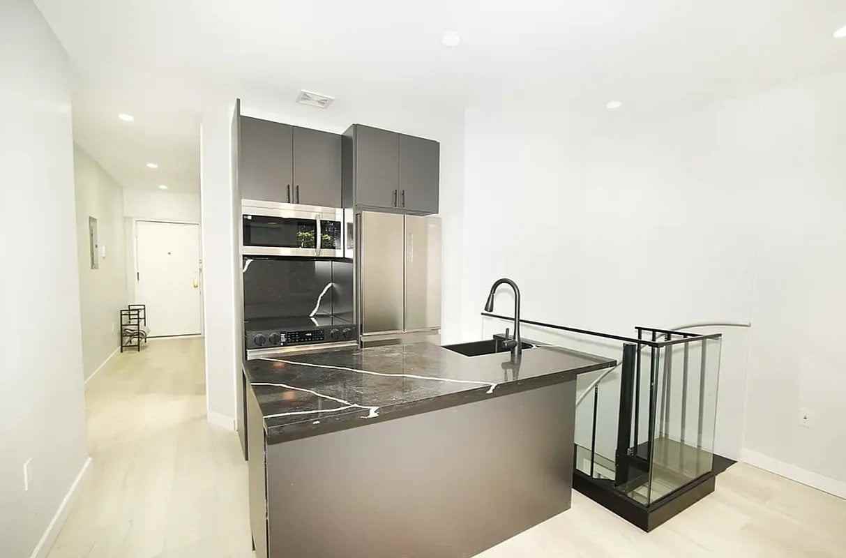 161 Stanton St #1D1 - Photo 3 of 4