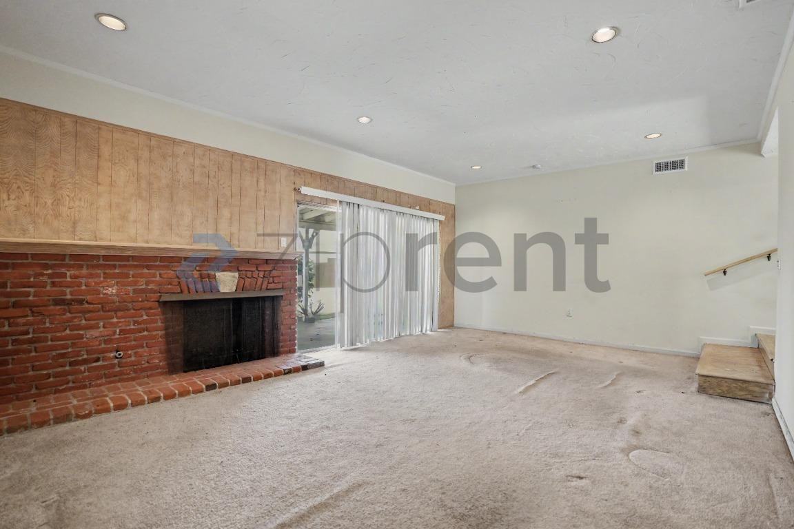 327 N Darfield Ave - Photo 5 of 24