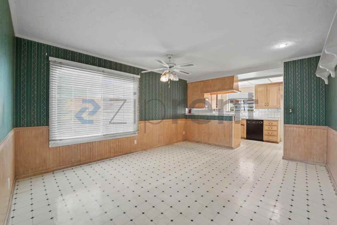 327 N Darfield Ave - Photo 6 of 24