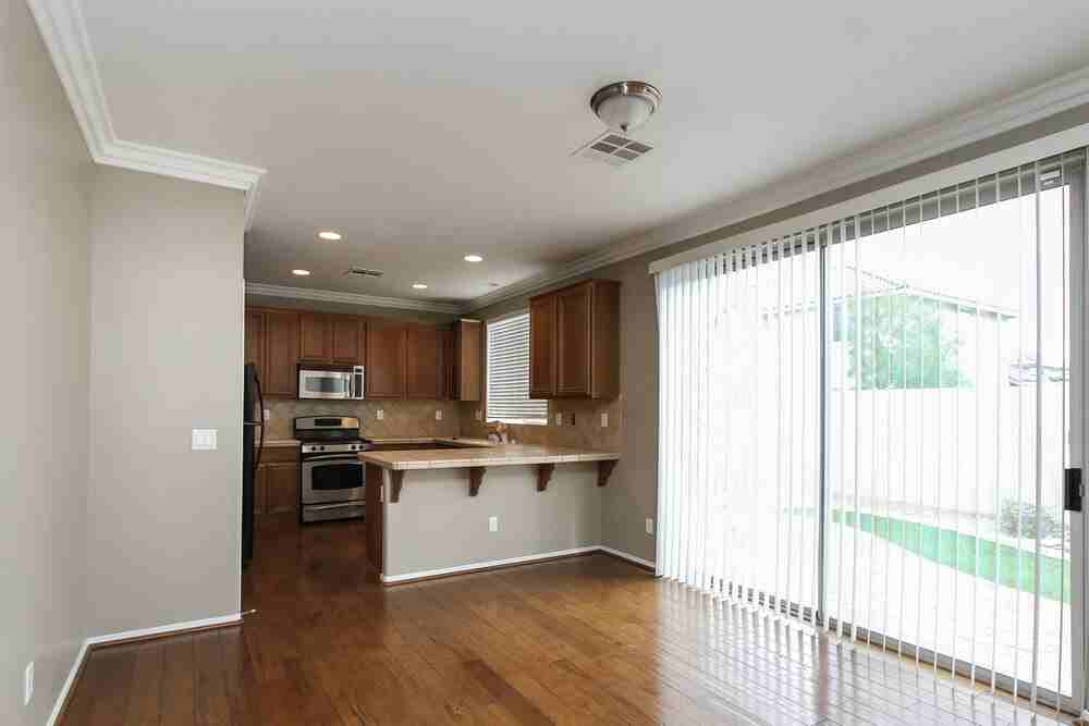 5528 Grand Rapids St - Photo 4 of 14