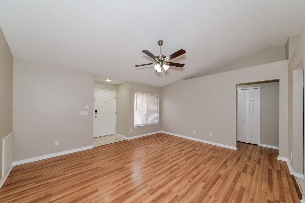 13219 Prestwick Creek Dr - Photo 3 of 16